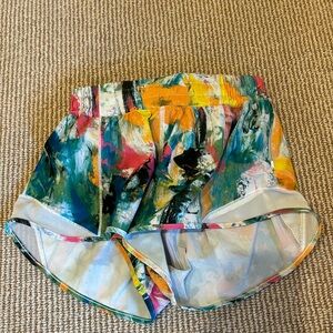 Lululemon Hotty Hot LR Short 2.5" Line 🌈 Size 4.
